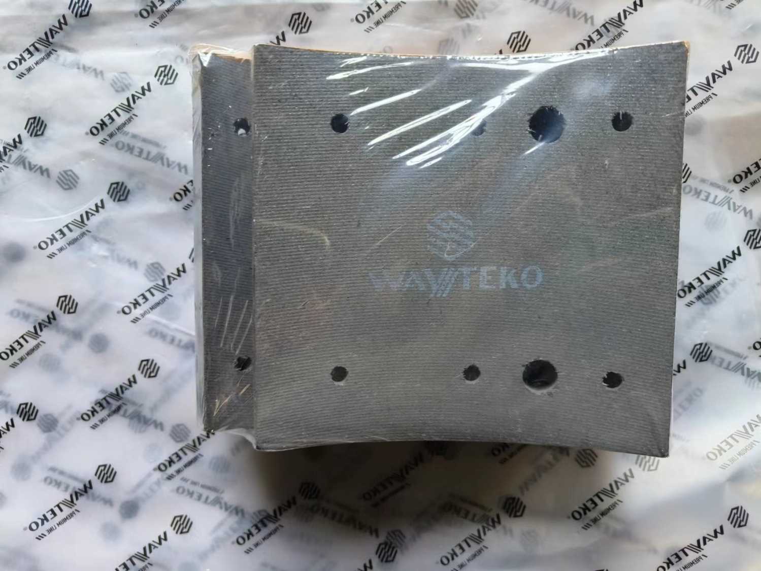 Накладка тормозная передняя (8 + 6 отверстий) ,(2019 -) J6  WAYTEKO PREMIUM