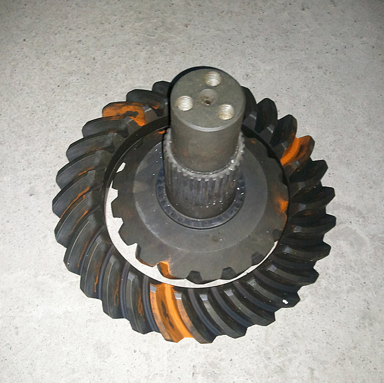 Главная пара среднего моста Z=28/17 (28 шлицов) F2000